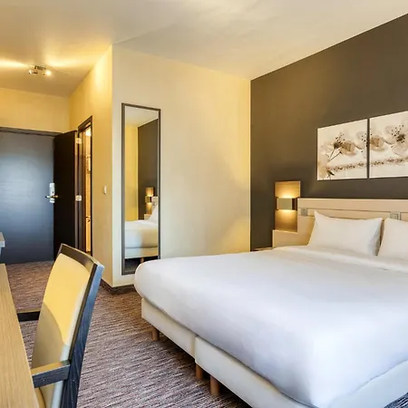 Centre Hotel 3*