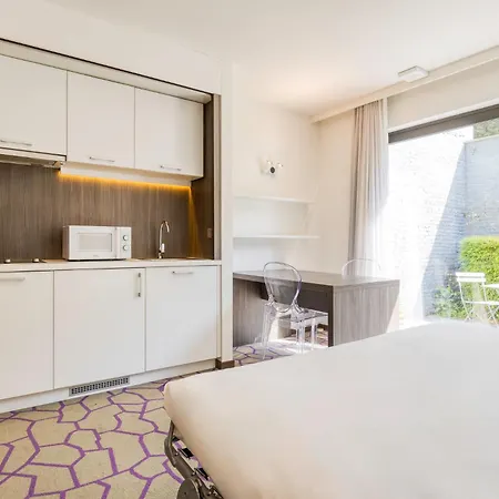 Centre Hotel 3*